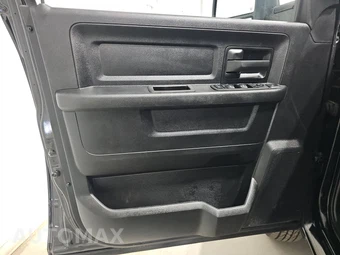 2023 Ram 3500 Cab Chassis Tradesman Crew Cab DRW - miniatura 9