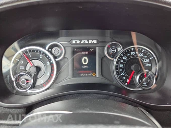 2023 Ram 3500 Cab Chassis Tradesman Crew Cab DRW - miniatura 11