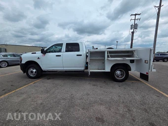 2023 Ram 3500 Cab Chassis Tradesman Crew Cab DRW - miniatura 4