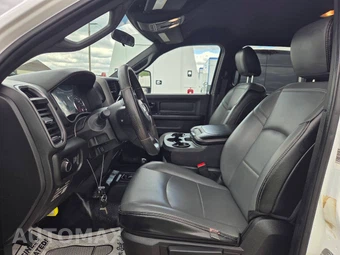 2023 Ram 3500 Cab Chassis Tradesman Crew Cab DRW - miniatura 10