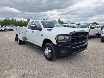 2023 Ram 3500 Cab Chassis Tradesman Crew Cab DRW - miniatura 8