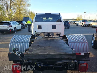 2023 Ram 3500 Cab Chassis Tradesman Crew Cab DRW - miniatura 16