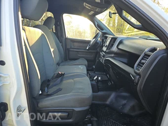 2023 Ram 3500 Cab Chassis Tradesman Crew Cab DRW - miniatura 8