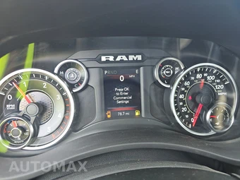 2023 Ram 3500 Cab Chassis Tradesman Regular Cab DRW - miniatura 12