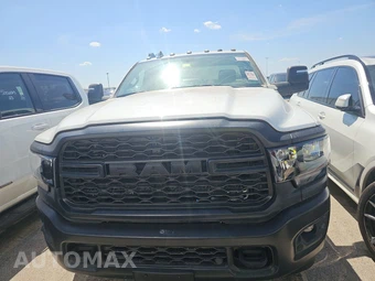 2023 Ram 3500 Cab Chassis Tradesman Regular Cab DRW - miniatura 2