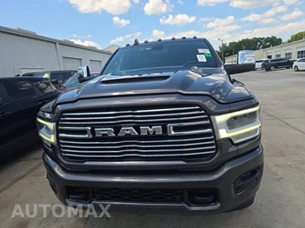 2023 Ram 3500 Laramie Crew Cab Long Bed - miniatura 2