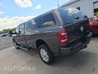 2023 Ram 3500 Laramie Crew Cab Long Bed - miniatura 6