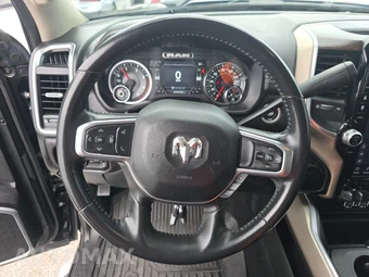 2023 Ram 3500 Laramie Crew Cab Medium Bed – miniatura 10