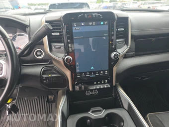 2023 Ram 3500 Laramie Crew Cab Medium Bed – miniatura 11