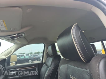 2023 Ram 3500 Laramie Crew Cab Medium Bed – miniatura 17