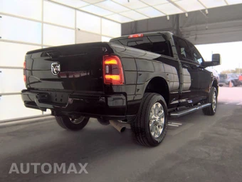 2023 Ram 3500 Laramie Crew Cab Medium Bed – miniatura 4
