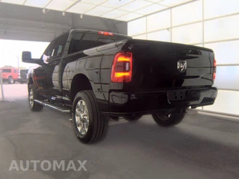 2023 Ram 3500 Laramie Crew Cab Medium Bed – miniatura 6