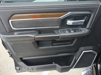 2023 Ram 3500 Laramie Crew Cab Medium Bed – miniatura 9