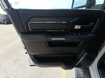 2023 Ram 3500 Limited Extended Crew Cab Medium Bed – miniatura 9