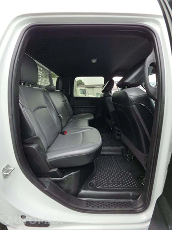 2023 Ram 3500 Tradesman Crew Cab Long Bed - miniatura 16