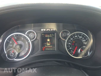 2023 Ram 3500 Tradesman Crew Cab Long Bed DRW – miniatura 12