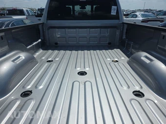 2023 Ram 3500 Tradesman Crew Cab Long Bed DRW – miniatura 16
