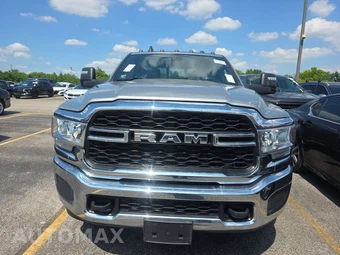 2023 Ram 3500 Tradesman Crew Cab Long Bed DRW – miniatura 2