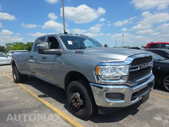2023 Ram 3500 Tradesman Crew Cab Long Bed DRW – miniatura 3