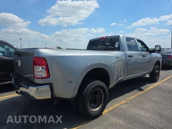 2023 Ram 3500 Tradesman Crew Cab Long Bed DRW – miniatura 4