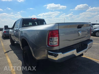 2023 Ram 3500 Tradesman Crew Cab Long Bed DRW – miniatura 6