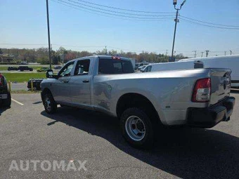 2023 Ram 3500 Tradesman Crew Cab Long Bed DRW - miniatura 2