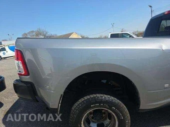 2023 Ram 3500 Tradesman Crew Cab Long Bed DRW - miniatura 28