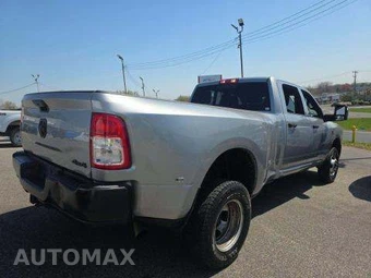 2023 Ram 3500 Tradesman Crew Cab Long Bed DRW - miniatura 3