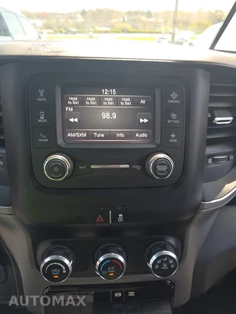 2023 Ram 3500 Tradesman Crew Cab Long Bed DRW - miniatura 34