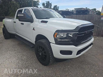 2023 Ram 3500 Tradesman Crew Cab Long Bed DRW – miniatura 4