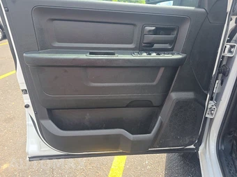 2023 Ram 3500 Tradesman Crew Cab Long Bed DRW - miniatura 9