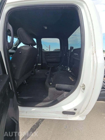 2023 Ram 3500 Tradesman Crew Cab Long Bed DRW - miniatura 10