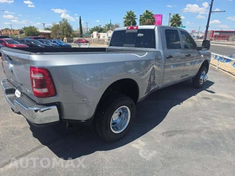 2023 Ram 3500 Tradesman Crew Cab Long Bed DRW - miniatura 3