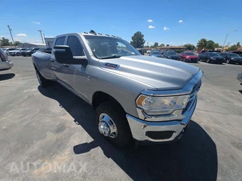 2023 Ram 3500 Tradesman Crew Cab Long Bed DRW - miniatura 4