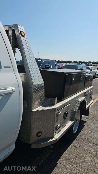2023 Ram 4500 Cab Chassis Laramie Crew Cab DRW - miniatura 26
