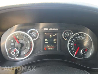 2023 Ram 5500 Cab Chassis Tradesman Crew Cab DRW - miniatura 12