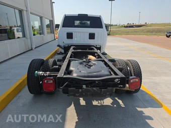 2023 Ram 5500 Cab Chassis Tradesman Crew Cab DRW - miniatura 16