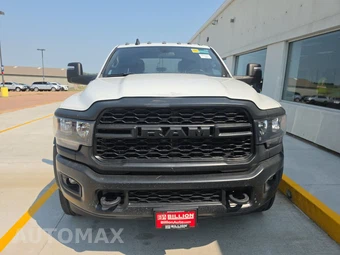 2023 Ram 5500 Cab Chassis Tradesman Crew Cab DRW - miniatura 2