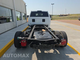 2023 Ram 5500 Cab Chassis Tradesman Crew Cab DRW - miniatura 5