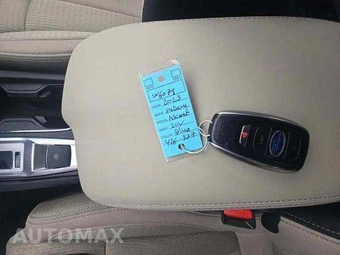 2023 Subaru Ascent Premium - miniatura 9