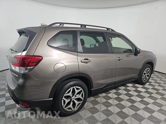 2023 Subaru Forester Premium - miniatura 4