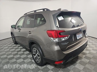 2023 Subaru Forester Premium - miniatura 6