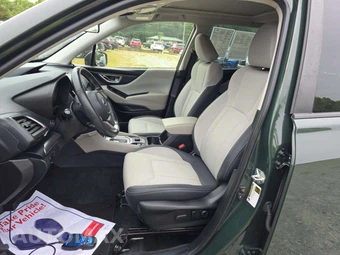 2023 Subaru Forester Premium - miniatura 3
