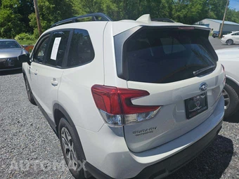 2023 Subaru Forester Premium - miniatura 2