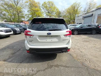 2023 Subaru Forester Premium - miniatura 4