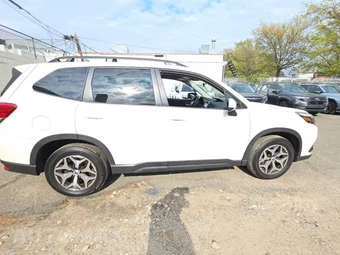 2023 Subaru Forester Premium - miniatura 5