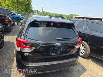 2023 Subaru Forester Premium - miniatura 5