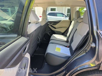 2023 Subaru Forester Premium - miniatura 10