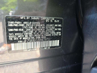 2023 Subaru Forester Premium - miniatura 2