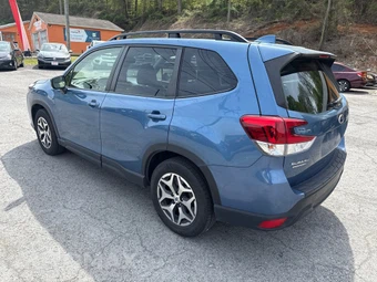 2023 Subaru Forester Premium - miniatura 5